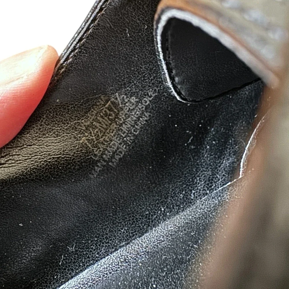 N/A polished black